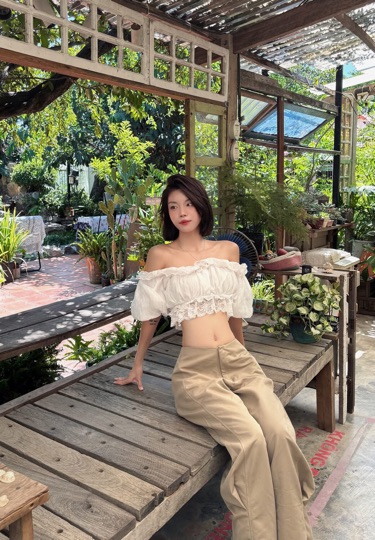 Nana, a woman from Vietnam